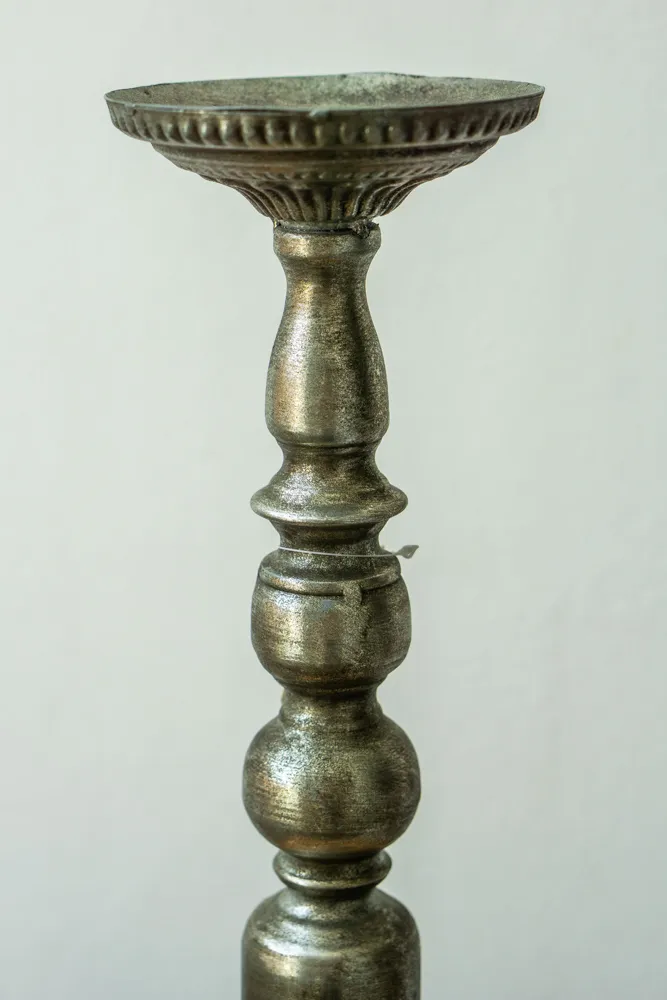 Vysoký matný kovový svietnik výška 44cm
