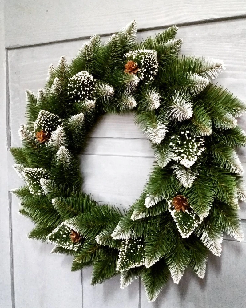 Vianočný veniec miešané ihličie 50 cm x 5 kusov. 